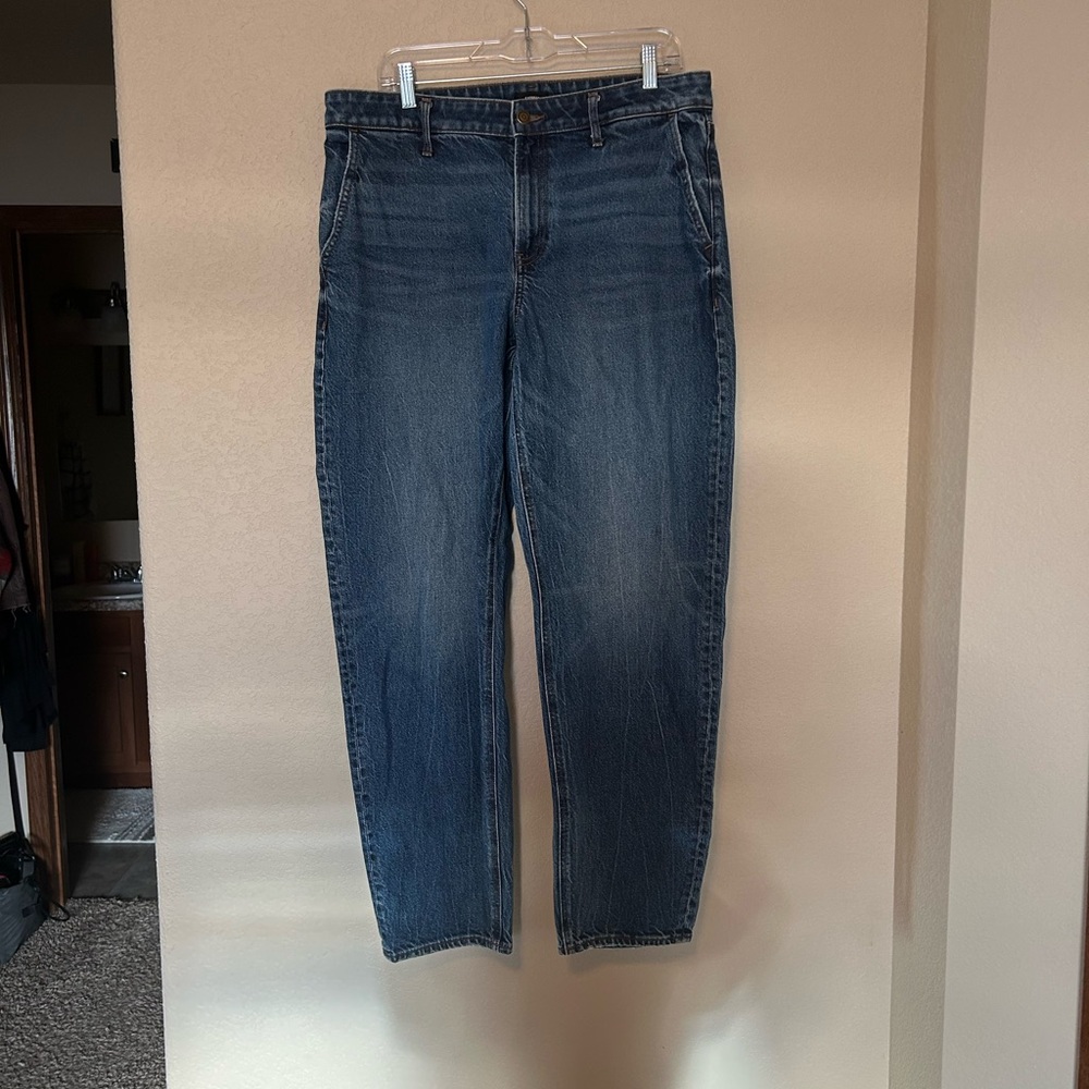 Express Relaxed Tapered Women’s Jean